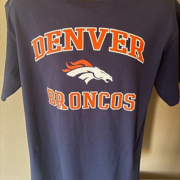 Denver Broncos Logo Men's Large Short Sleeve Shirt Navy Blue NFL Team Apparel - Picture 2 of 8